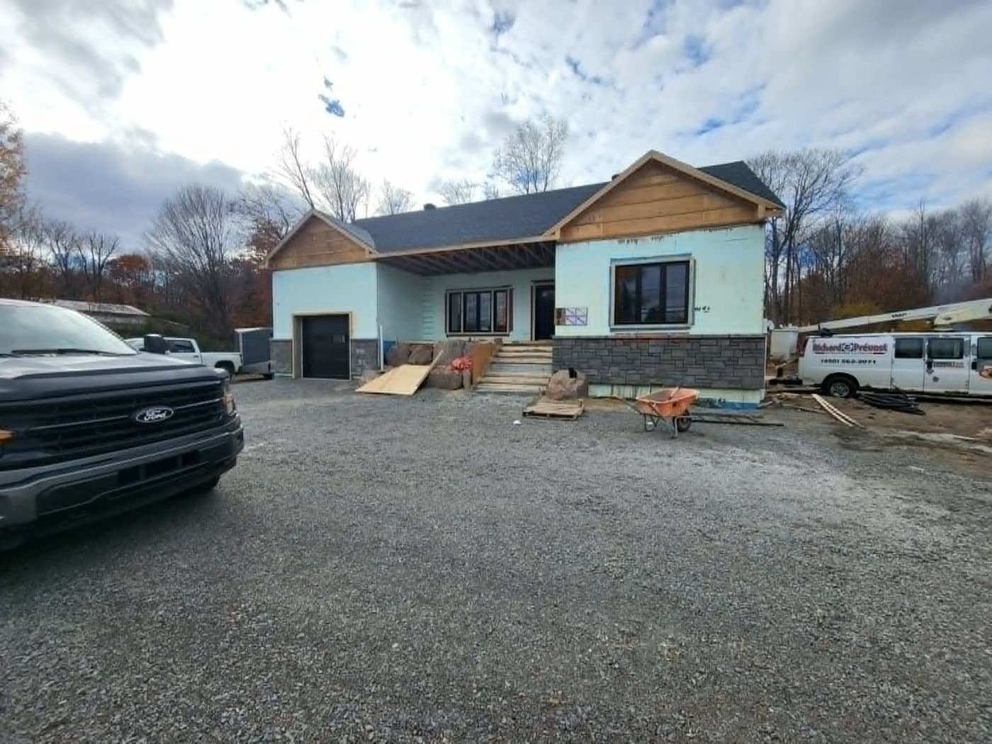 Chantier d'une maison en blocs isolants